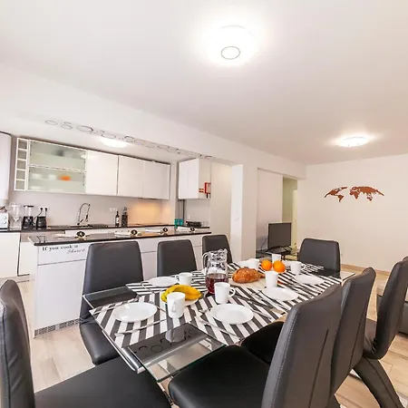 Guest house M - Martin & Tomas Lagos