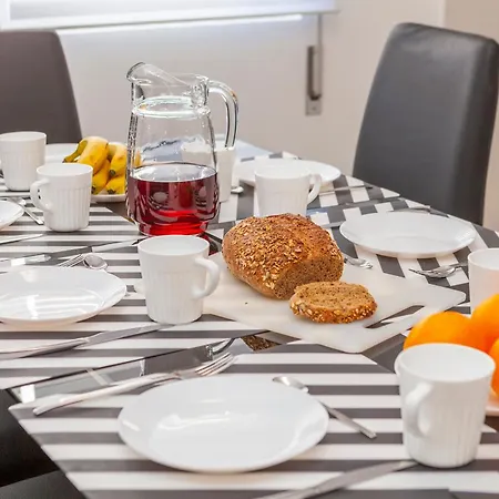 M - Martin & Tomas 3*