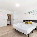 M - Martin & Tomas Guest house Lagos